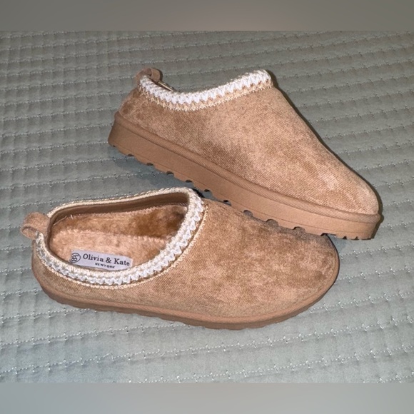 Olivia & Kate Slip-On Shoes. Super soft. Worn once!  Size women’s 8.5 - Picture 6 of 10